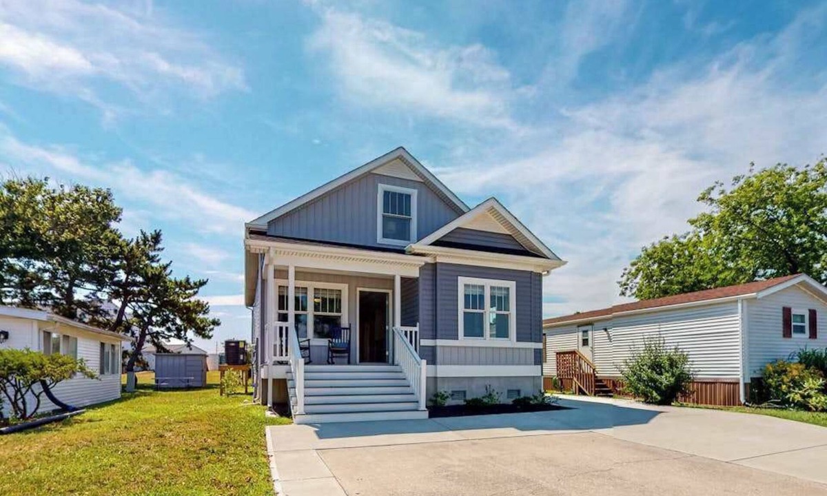 Montego Bay House | New home steps from Northside Park with shared pools, tennis & pickleball