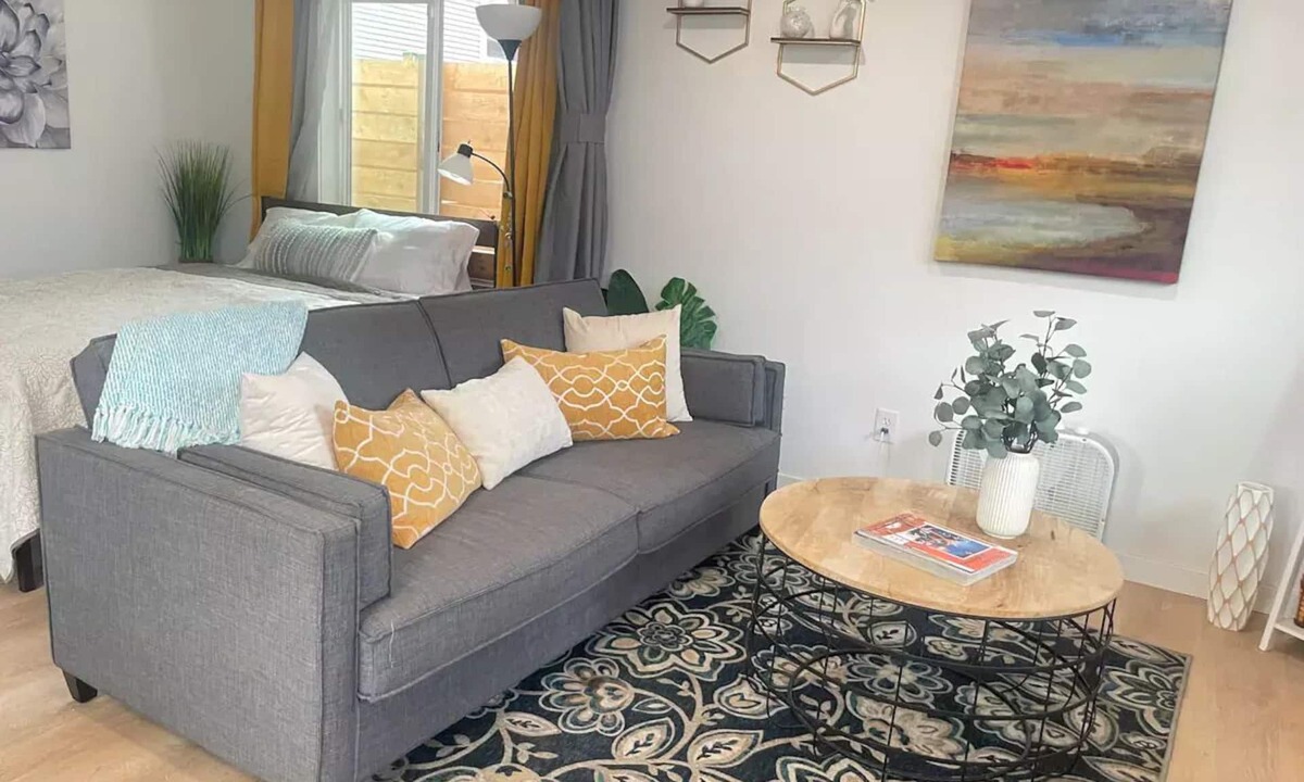 Roosevelt House | NEW private entry tiny home near GreenLake/Lightrail/I-5