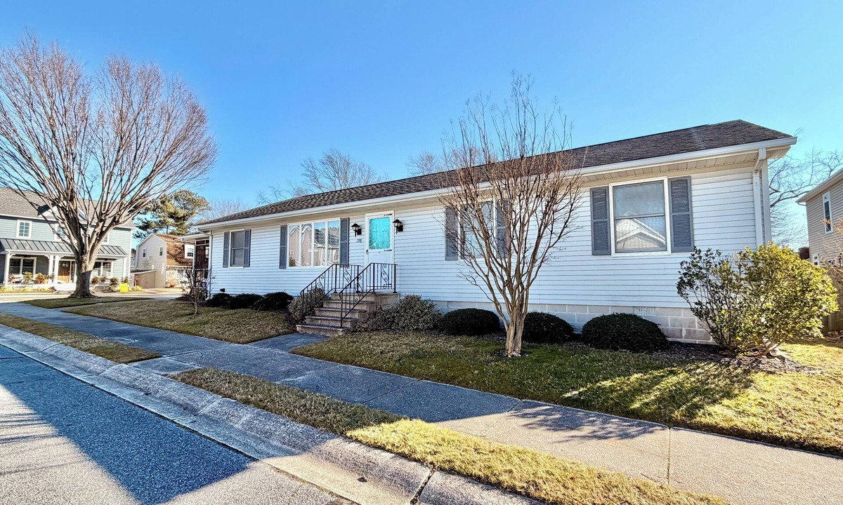 Country Club Estates House | NEW TO VRBO! Adorable and Affordable Rehoboth Classic-298 Sandalwood Street