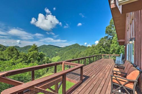 Burnsville House | Newly Renovated MountainTop Escape in Burnsville