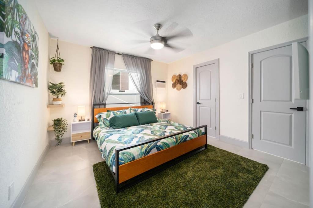 Victoria Park Apartment | Newly Renovated Tropical Oasis Near Las Olas Beach