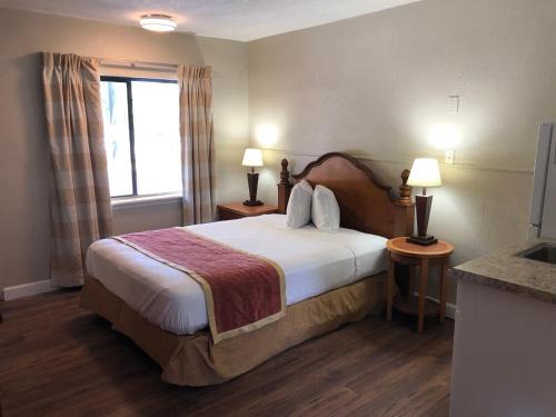 Ocala Hotel | Ocala Cove Motel