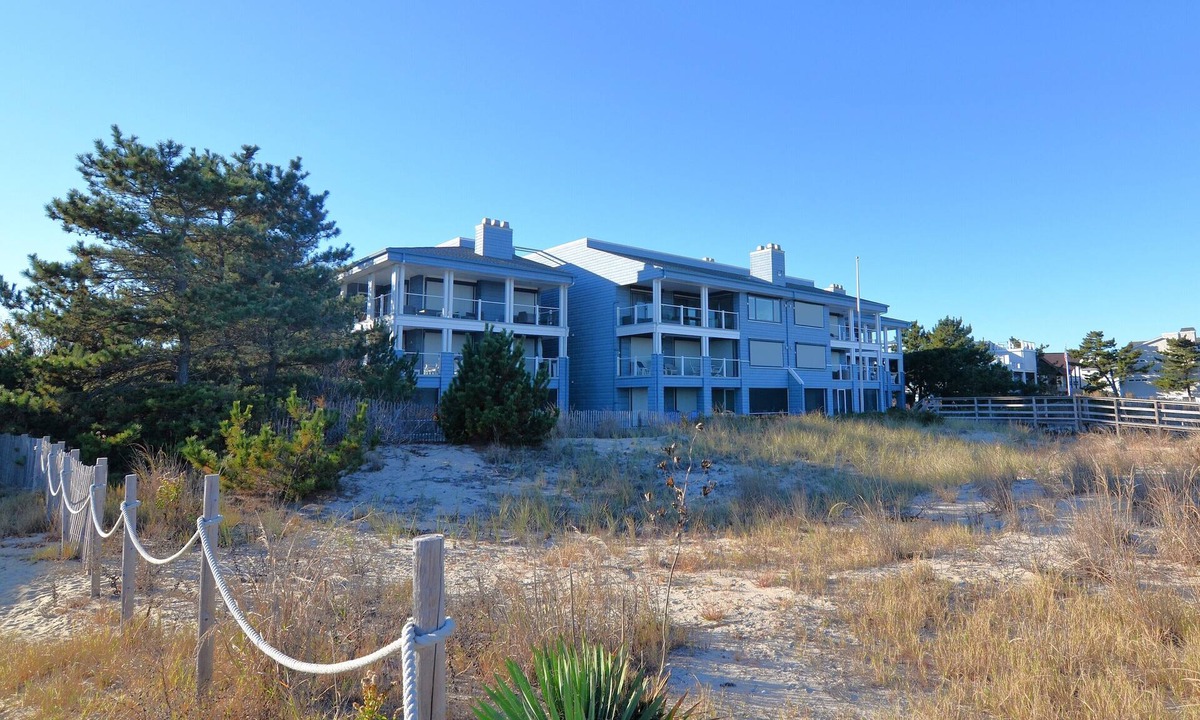 Rehoboth by the Sea Condo | OCEANFRONT CONDO WITH ELEVATOR!- 1 St. Louis St, 203 Wilson Dunes, Dewey Bch