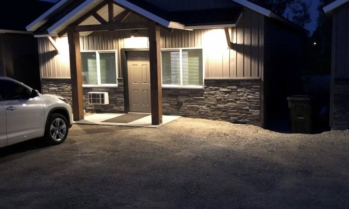 Salmon Cabin | On The Banks Of The Salmon River 2bed/2bath/Sleeps 6