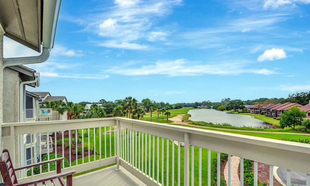 St. Simons Island Condo | On the Sea Palms Golf Course. 18th Hole, Fairway and Lagoon frontage