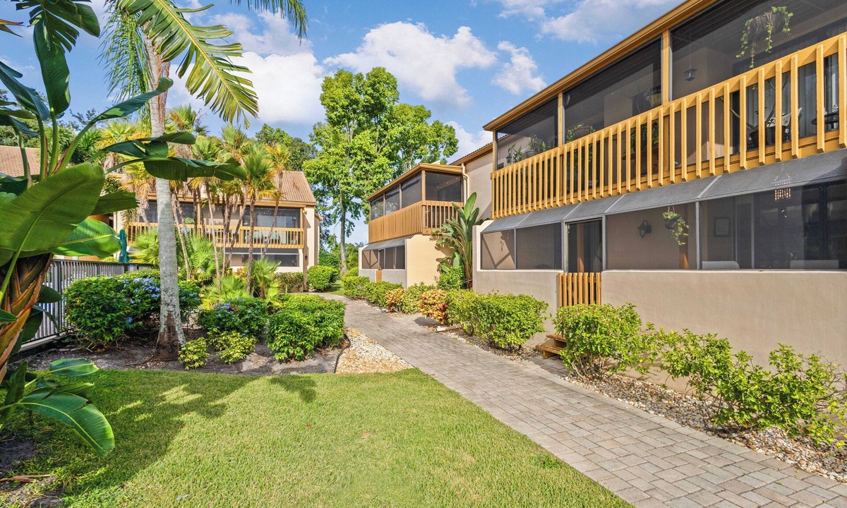 The Meadows Condo | One-of-a-Kind Two-Story Condo in the Heart of the Meadows, Sarasota