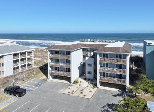 South Nags Head House | Our Happy Place - S Nags Head, Oceanfront Yachtsman Condo, 50 Yds to Beach, Community Pool, Flex Stays