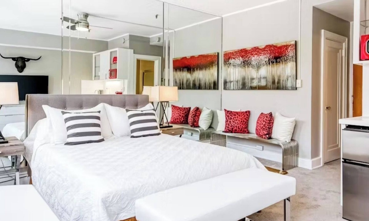 Palm Beach Apartment | Palm Beach 1BR | Near Beach and Pool