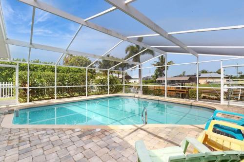 Yacht Club House | Palm Hideaway