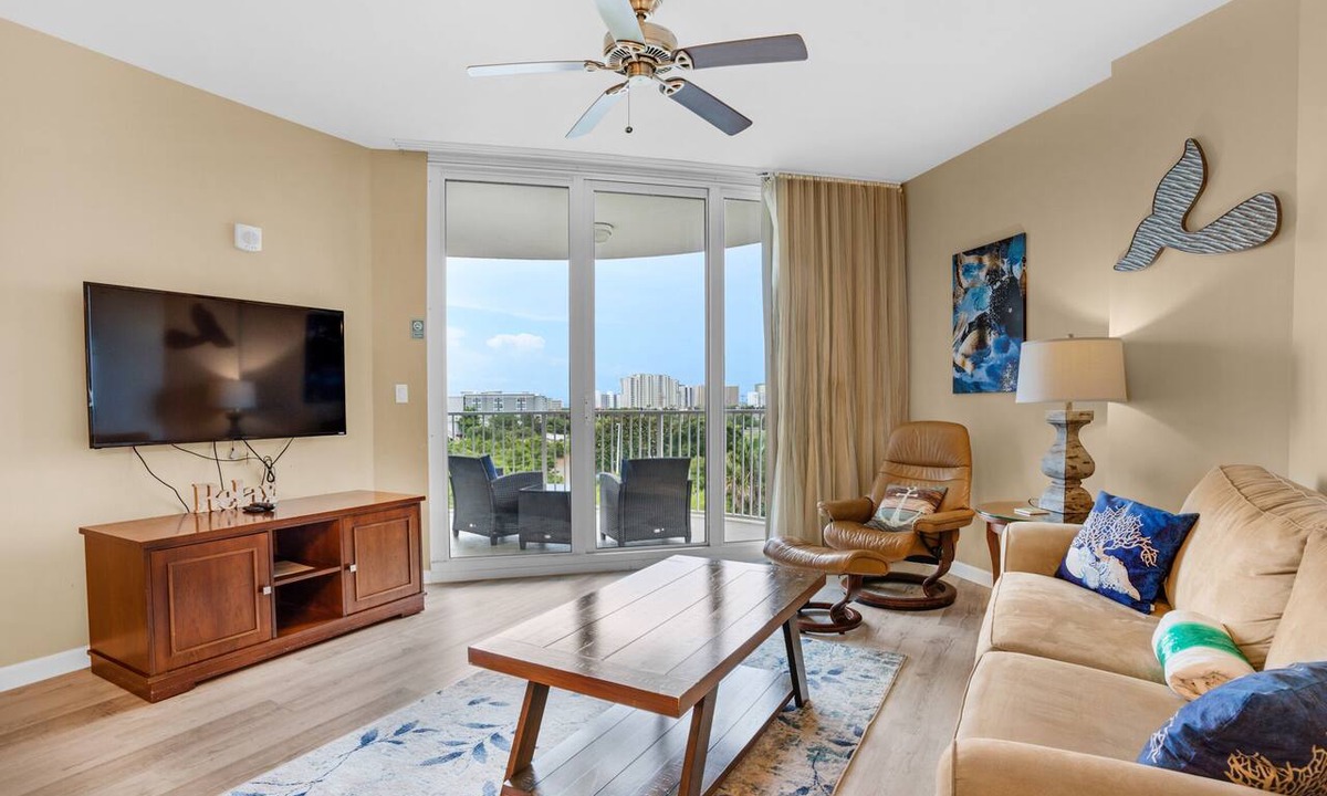 Destin Condo | ⛱️Palms 2608 | Lagoon Pool+ Beach Nearby