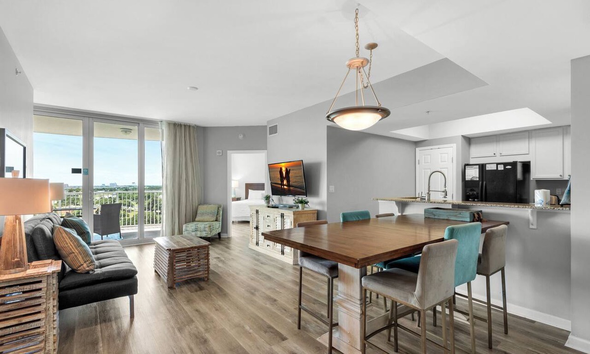 Destin Condo | Palms 2916 | Beach Nearby + Lagoon Pool🌴