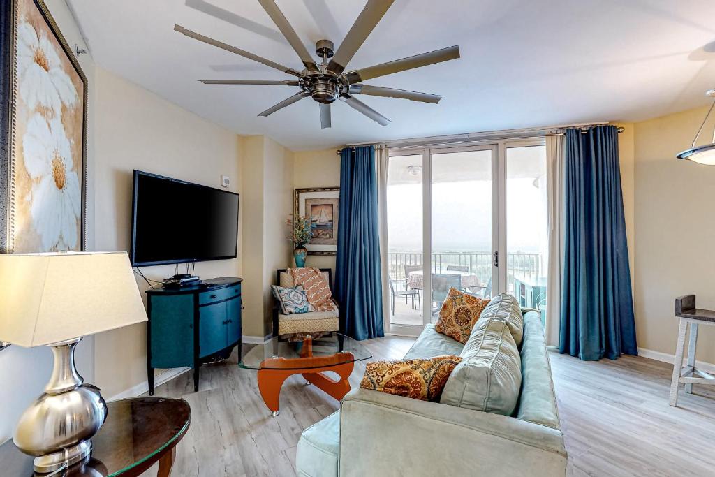 Destin Hotel | Palms of Destin 1902