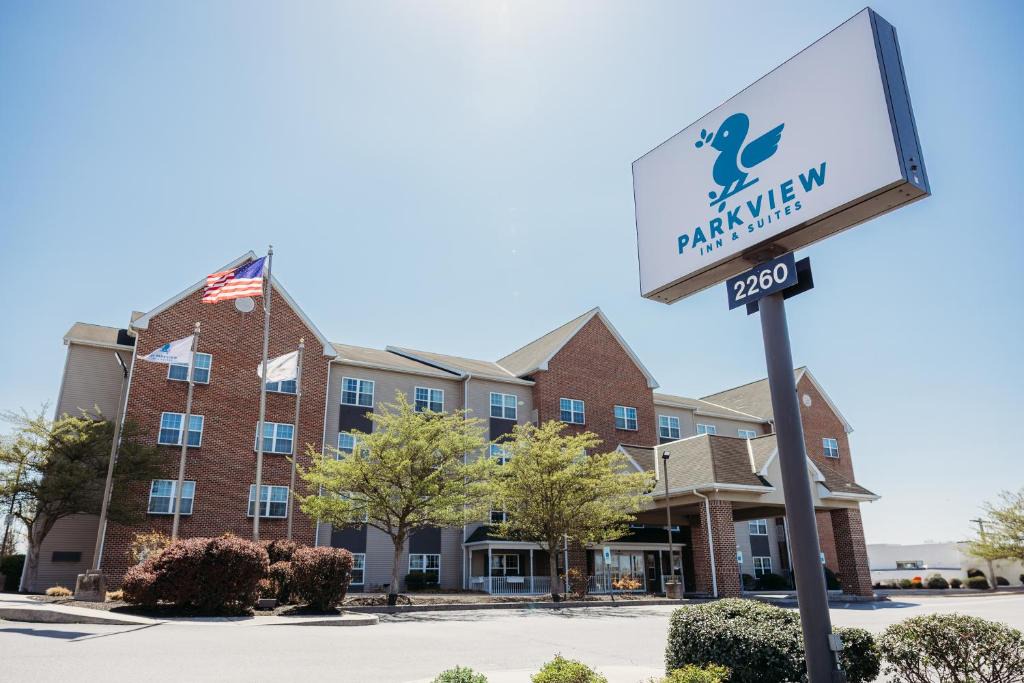 Witmer Hotel | Parkview Inn & Suites, Lancaster Amish Country, PA