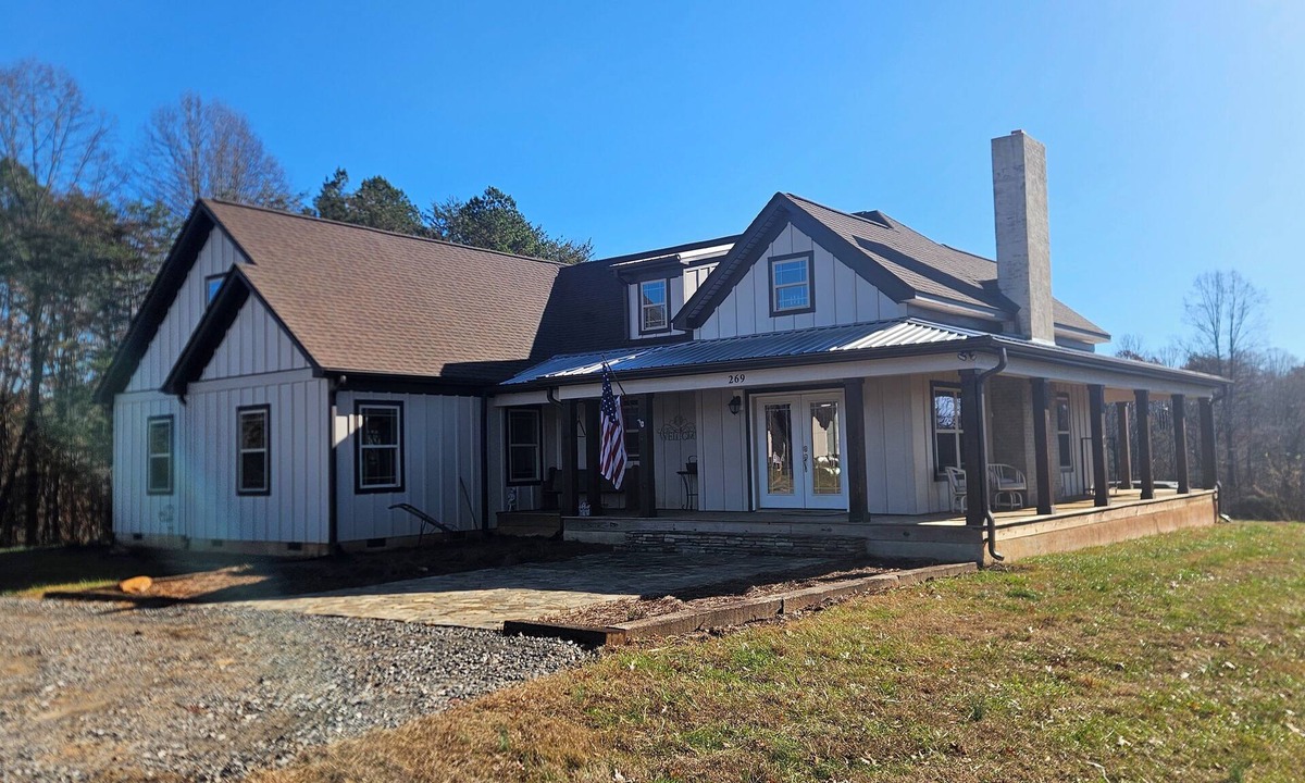 Dobson House | Peaceful 3-bedroom farmhouse on working dairy farm