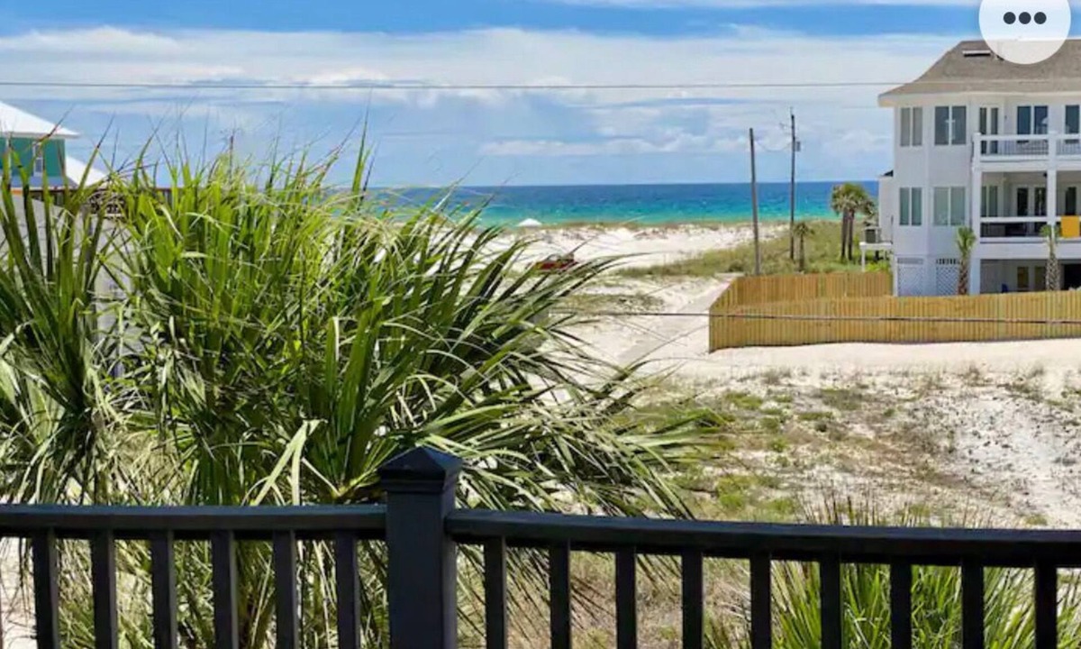 Toilla Segunda House | Pensacola Beach.2 min walk to the gulf on paved path.5 Bed/4 BathSleeps 16