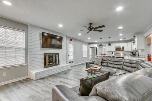 Myrtle Grove House | Pensacola Home w/Private Yard: 7 Mi to Downtown!