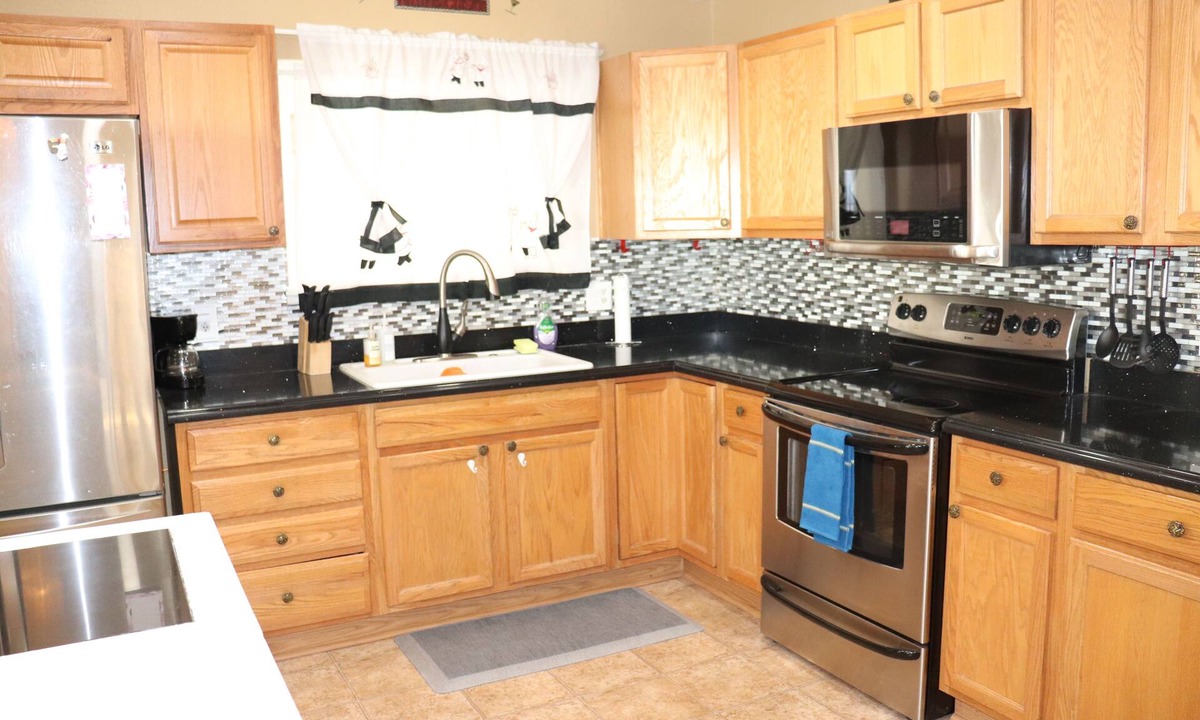 Paradise House | Perfect family fun home 15 min to strip/airport
