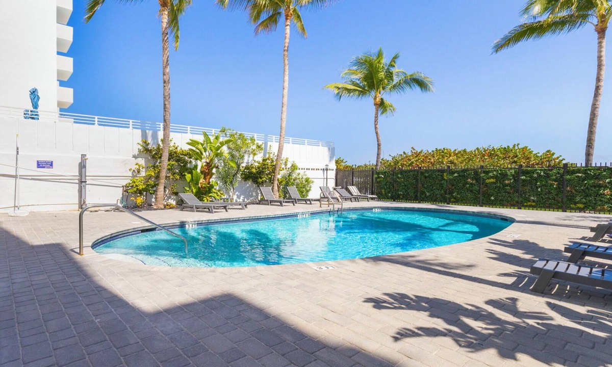 South Pointe Apartment | Perfect stay right on the BEACH with POOL!