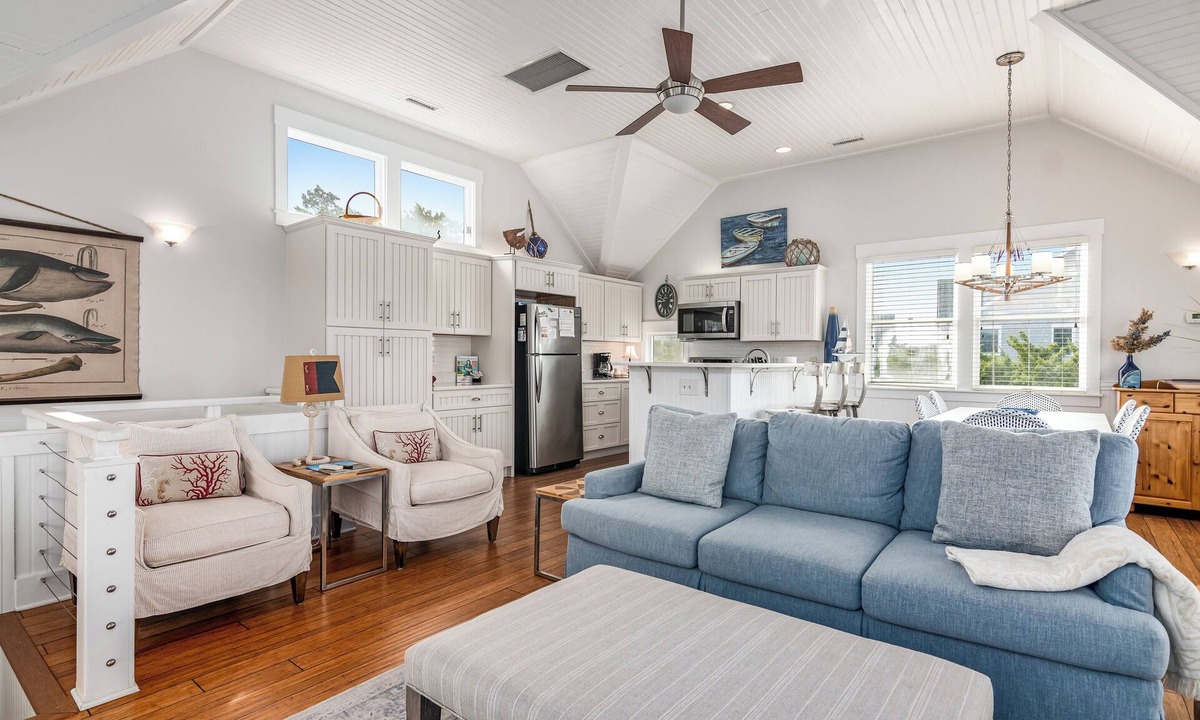 Flora's Bluff House | Pet friendly cottage across from beach access, ocean views!