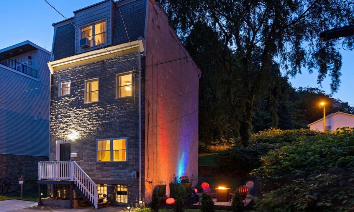Pittsburgh House | Pet-Friendly Home w/Fire Pit, Mexican War Streets. Walk to PNC Park!