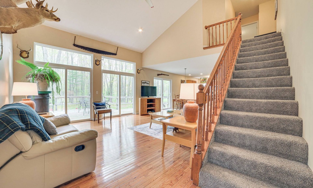 Kalkaska Cottage | Pet-friendly Kalkaska Home ~ 19 Mi to Torch Lake!