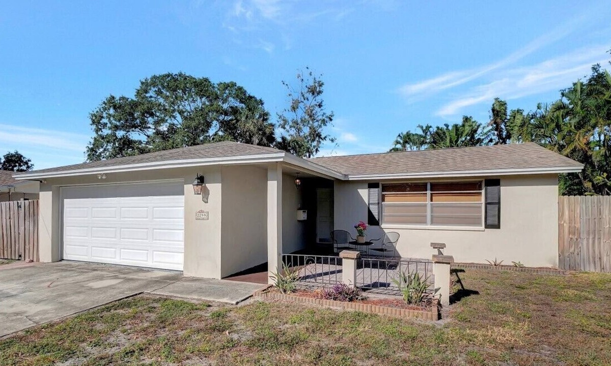 Pinellas Point House | Petes Getaway-Private pool near Beaches/Pier/Shops
