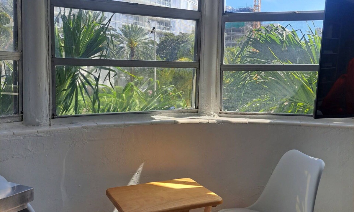 Surfside Apartment | Phenomenal Studio - Steps to Beach - Great Views - Historic - terrific stay