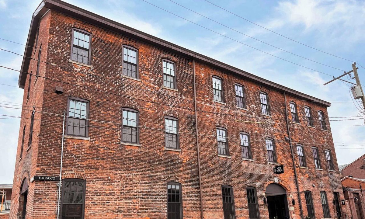 Covington Apartment | Pickle Factory Hotel—8BR Full Hotel w/Free Parking