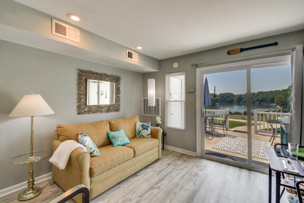 North Shore House | Pool, Lake & Sunsets in Front of the Condo Patio