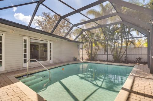 North Bay Hills House | Poolside Oasis! Family Escape in Safety Harbor