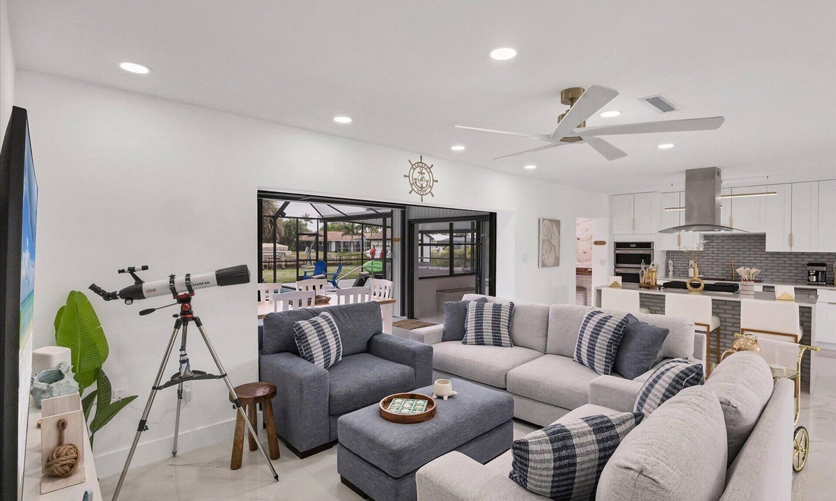 Edgewater House | Port Charlotte 4 Bedroom Pool Vacation Home on Peace River