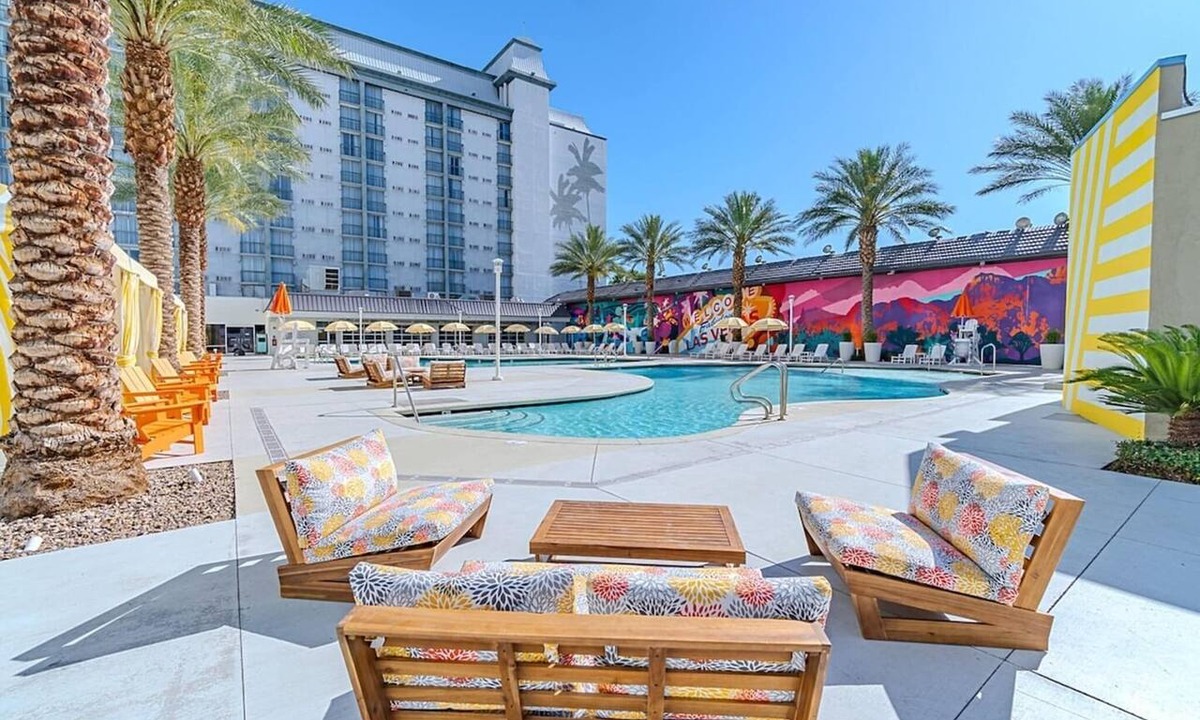 Las Vegas Apartment | Premium King | Strip View | Vegas