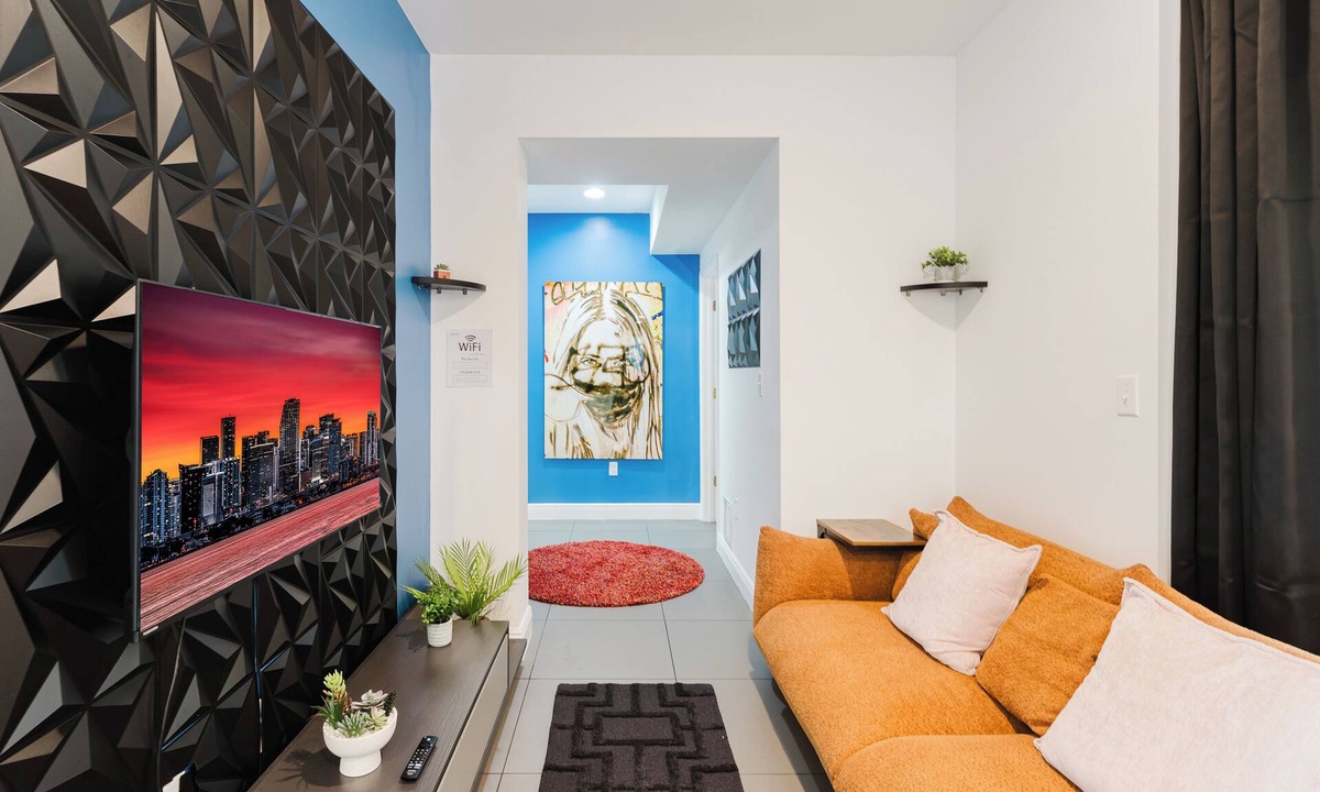 Wynwood Art District Apartment | Prime Location Free Parking By Nightlife & Eats
