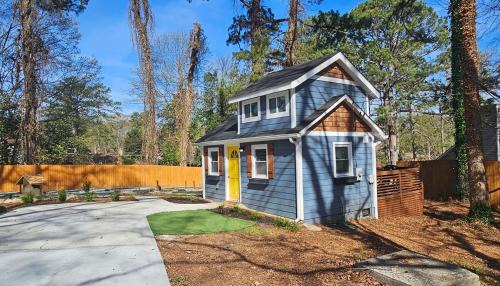 Forest Park House | Private Atlanta Tiny House with Mini Golf