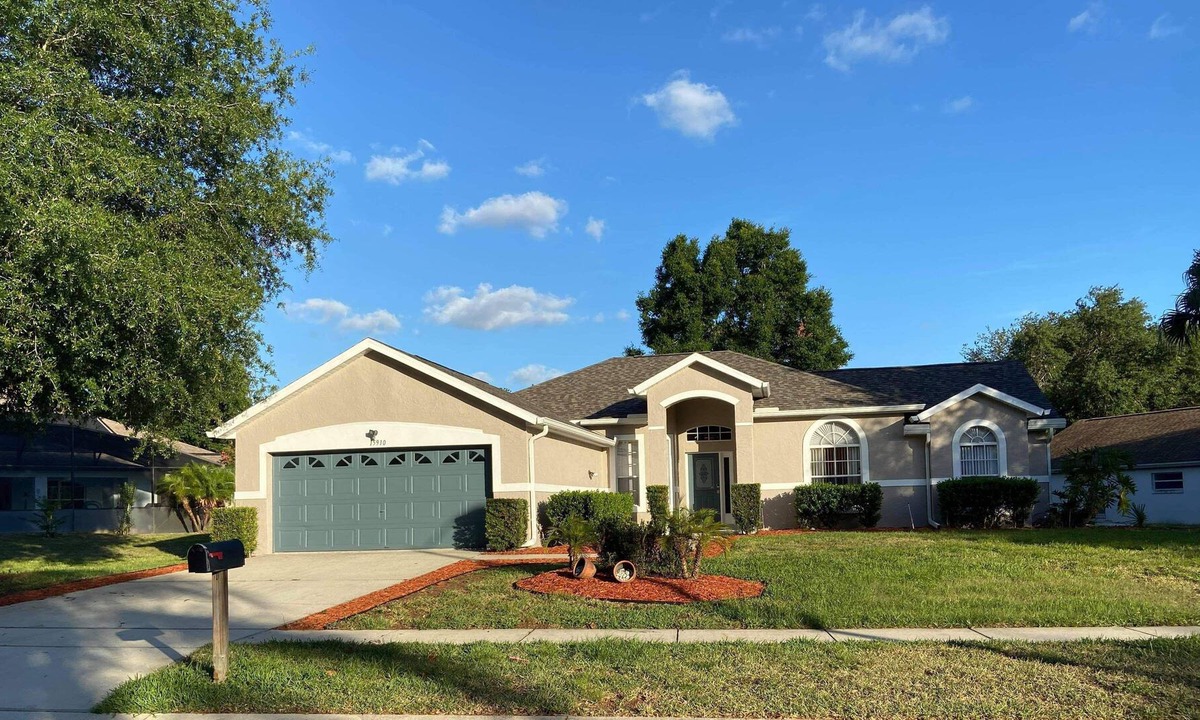 Greater Groves House | Private Florida Villa in Clermont
