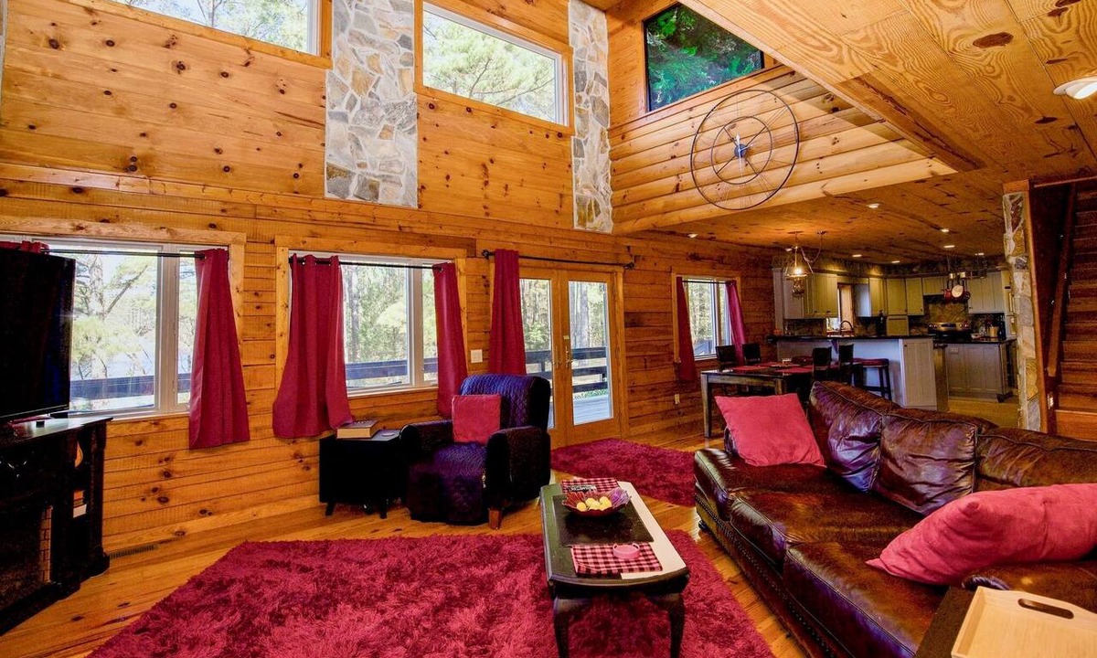 Aberdeen House | Private Lakeside Cabin - Minutes from Pinehurst Village & Golf