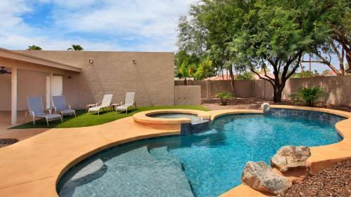 Buenavante House | Private Playground: Golf Pool Table and Hot Tub