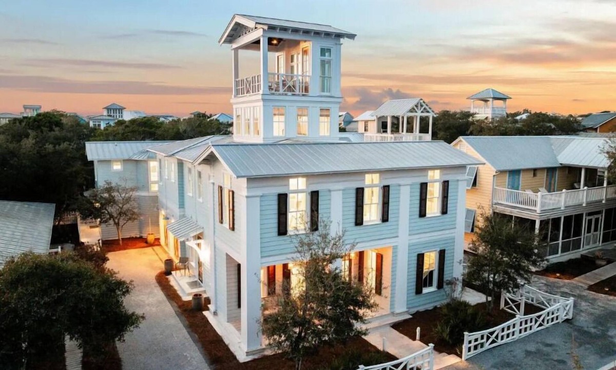 Seaside House | 🏖️Private Pool | Steps to Beach Access | Sea La Vie Seaside🏖️