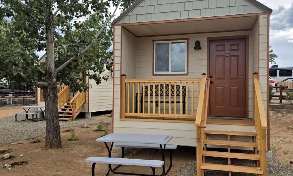 Escalante Cabin | Quaint and Rustic Cabin with Views of the Upper Escalante River Corridor Canyon, Escalante, Utah
