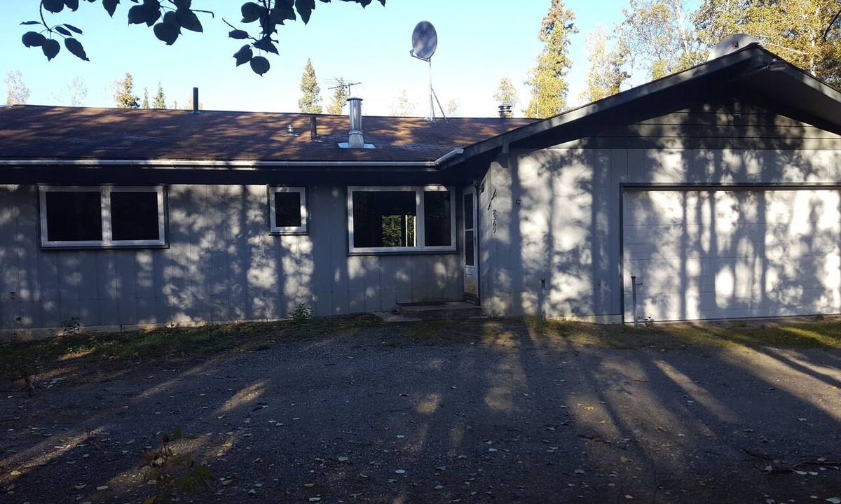 Delta Junction House | Quiet Downtown Delta