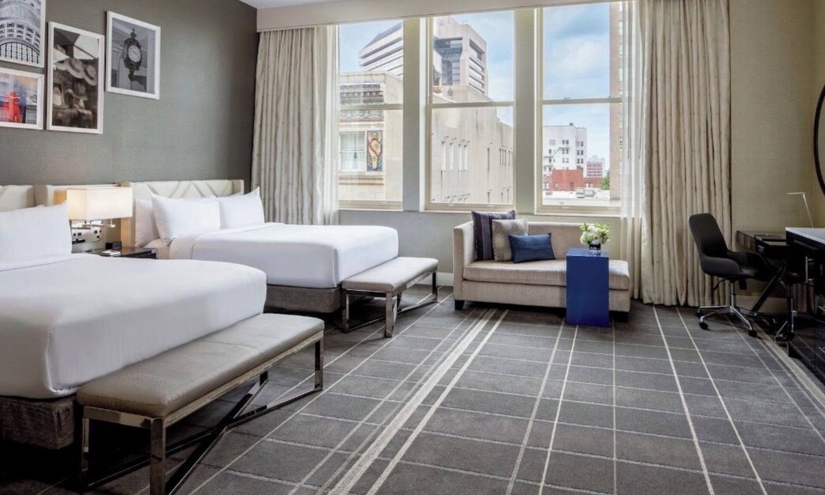City Center Hotel | Quiet, Luxurious Richmond Room