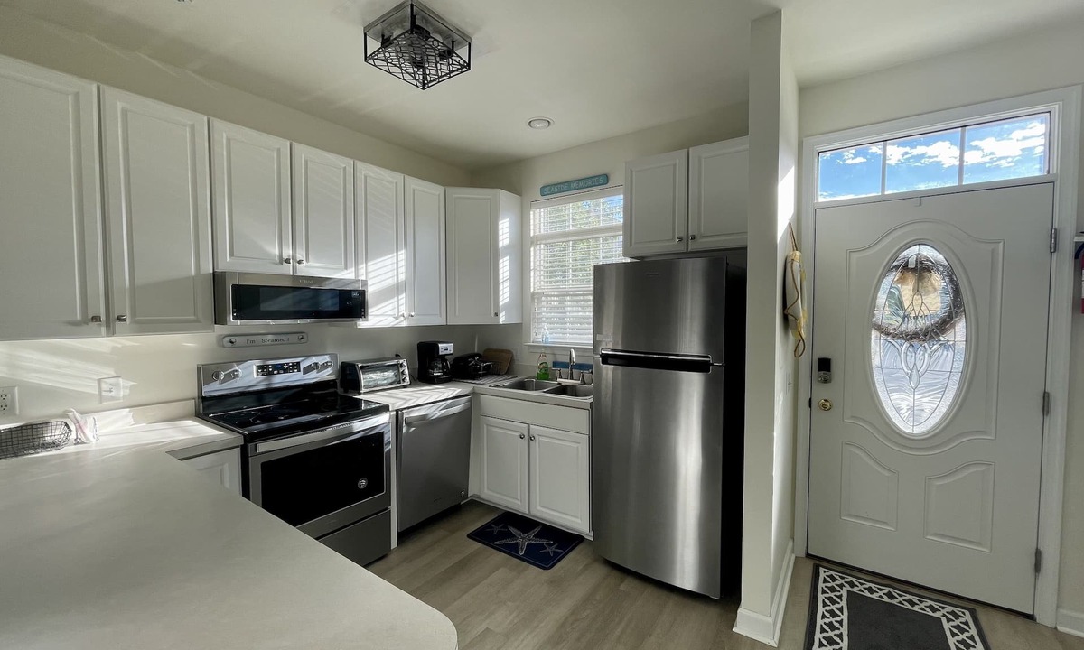 Bethany Breeze House | Quiet Neighborhood 2BR Townhouse 1.5 miles to beach