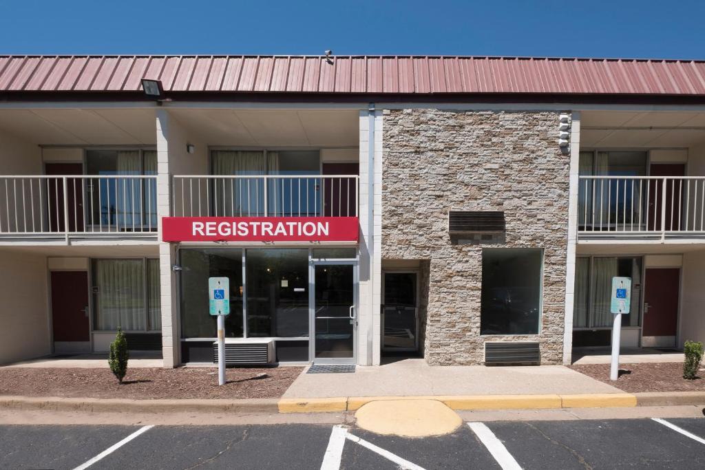 Montclair Hotel | Red Roof Inn Dumfries-Quantico