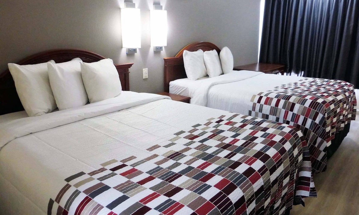 Walton Hotel | Red Roof Inn Walton - Richwood