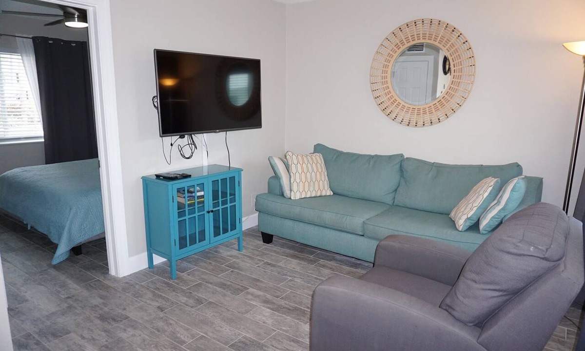 North Redington Beach Condo | Redington Surf Resort 04 Quaint Beach Front Condo Motel
