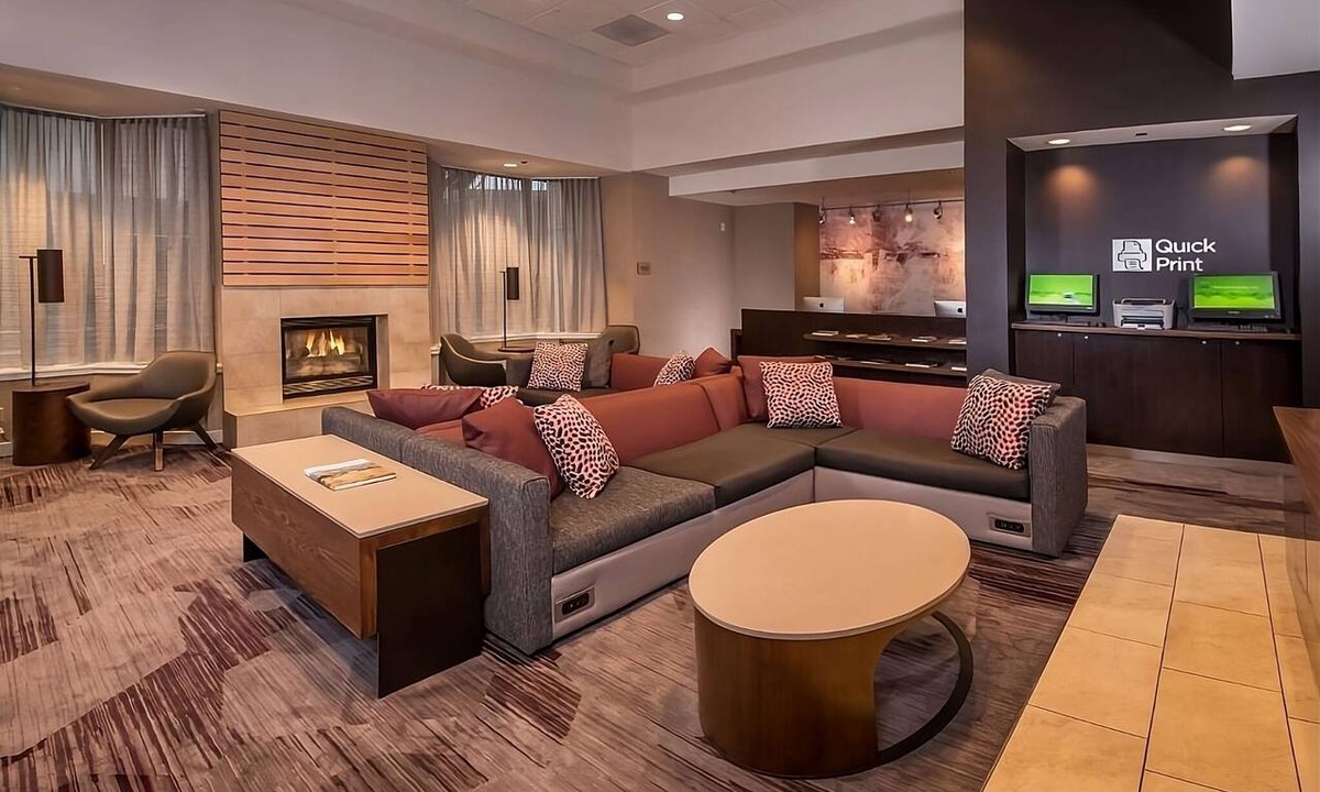 Rosslyn Hotel | Relax and Unwind! 2 Comfortable Units Close to Lincoln Memorial! Pets Allowed