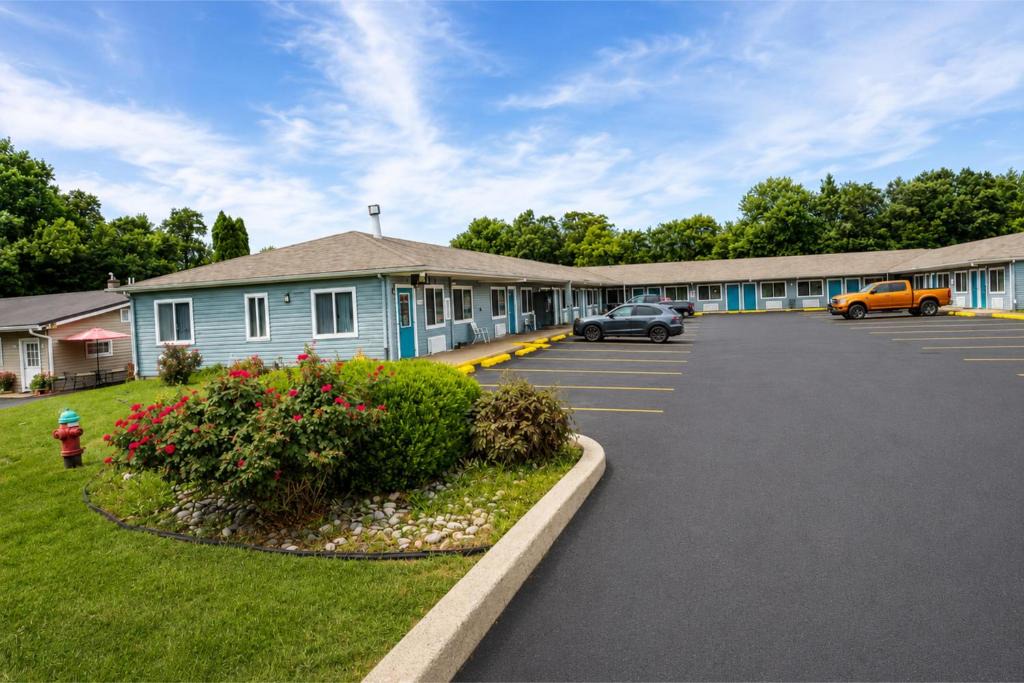 Dover Hotel | Relax Inn Dover Near Speedway
