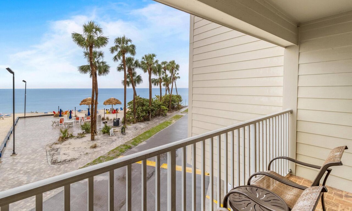 Rocky Point Condo | Relaxing Bay Views w/2 Queens
