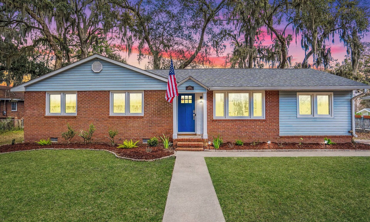 Beaufort House | Renovated: 6 min to Parris Island - 10 min to downtown - Family Gem - Beach Pass