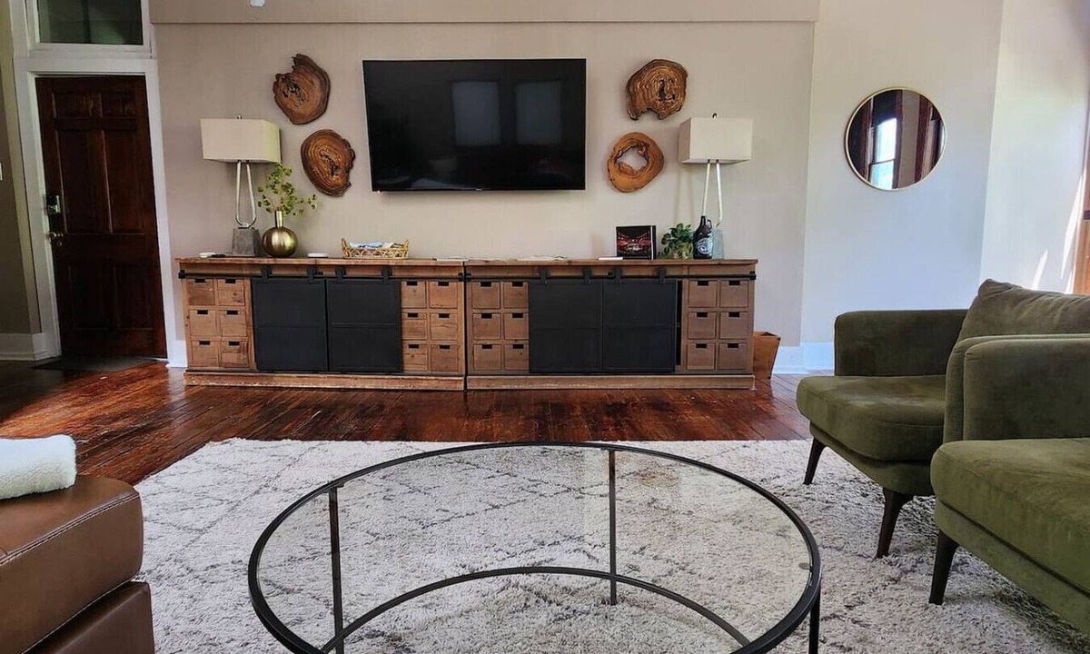 Old City Condo | Renovated Downtown Loft near Gay St | Walk Everywhere